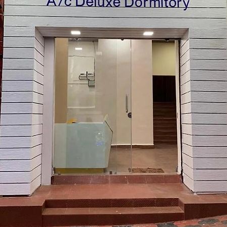 City Stay Ac Deluxe Hostel 마드가온 외부 사진