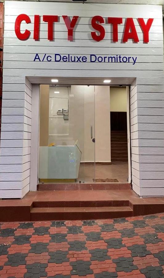 City Stay Ac Deluxe Hostel 마드가온 외부 사진