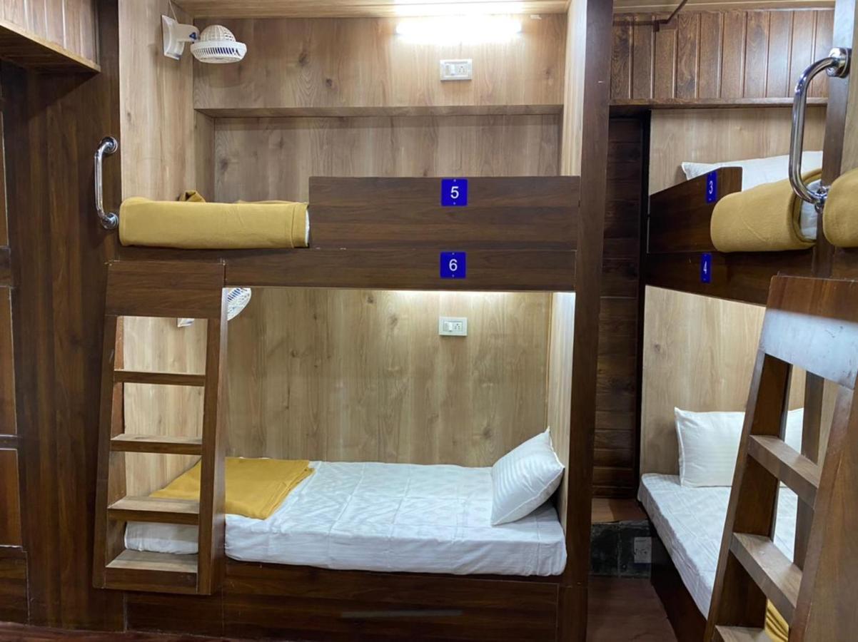 City Stay Ac Deluxe Hostel 마드가온 외부 사진