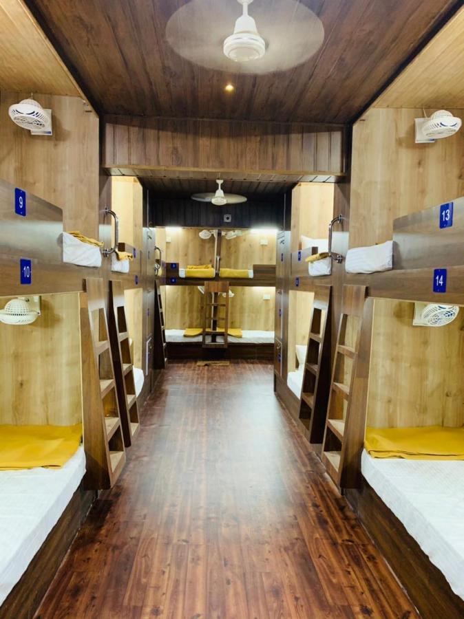 City Stay Ac Deluxe Hostel 마드가온 외부 사진