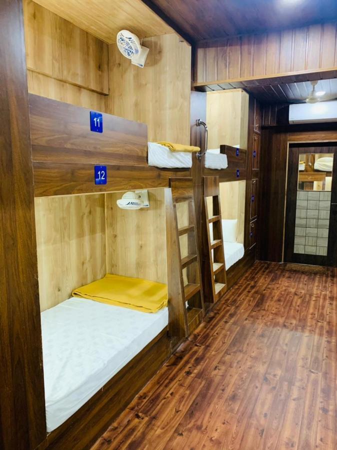 City Stay Ac Deluxe Hostel 마드가온 외부 사진