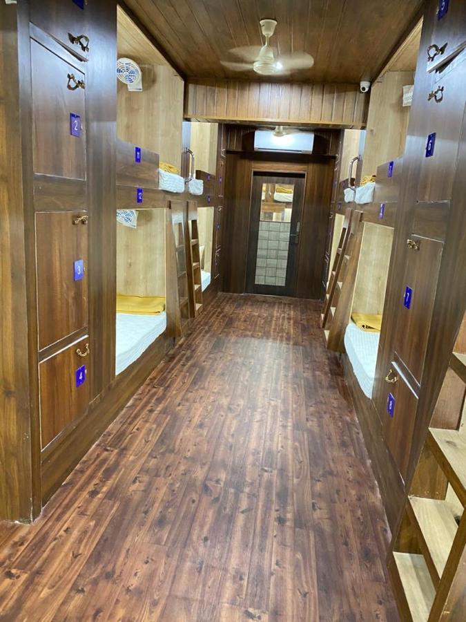 City Stay Ac Deluxe Hostel 마드가온 외부 사진