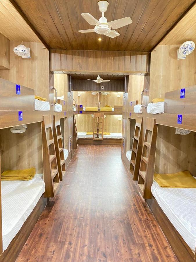 City Stay Ac Deluxe Hostel 마드가온 외부 사진