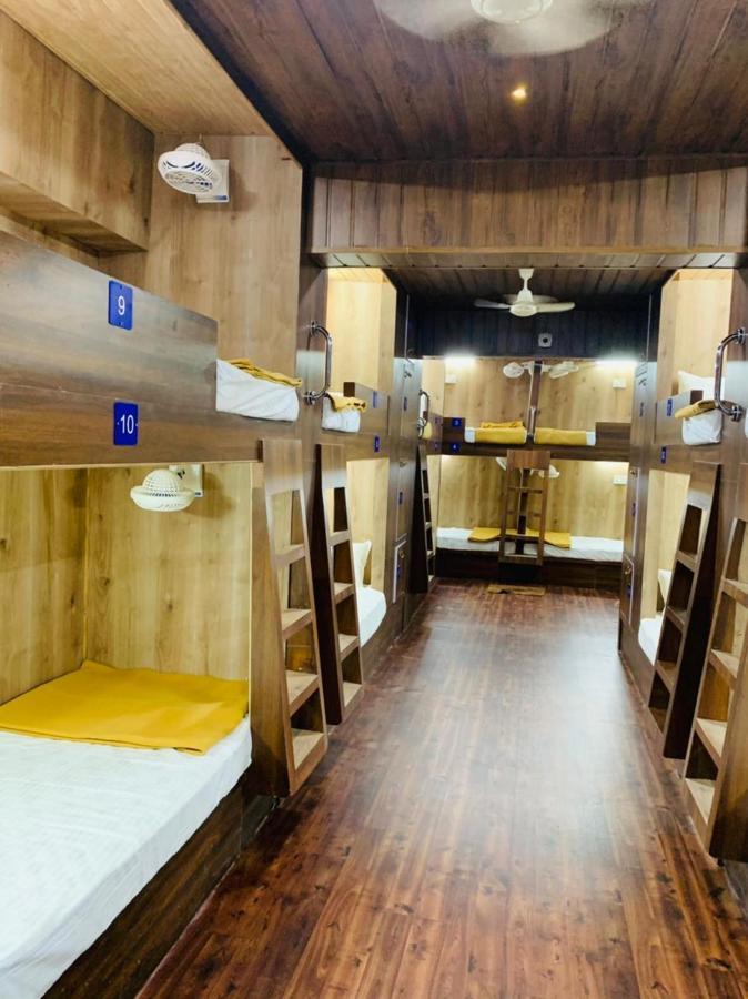 City Stay Ac Deluxe Hostel 마드가온 외부 사진